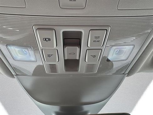 New 2026 Volkswagen Taos SE image 24