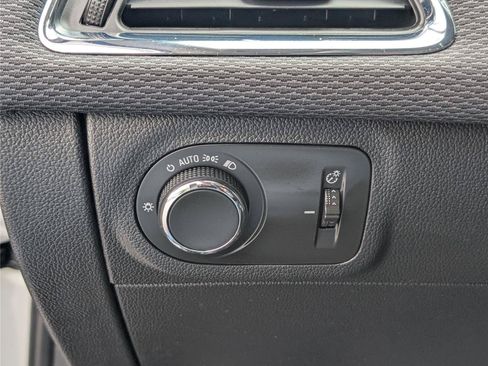 Used 2018 Chevrolet Cruze LT FWD image 20