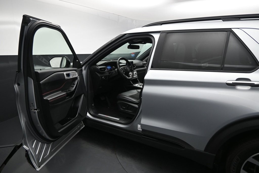 Certified 2023 Ford Explorer ST-Line w/ Class IV Trailer Tow Package RWD image 8