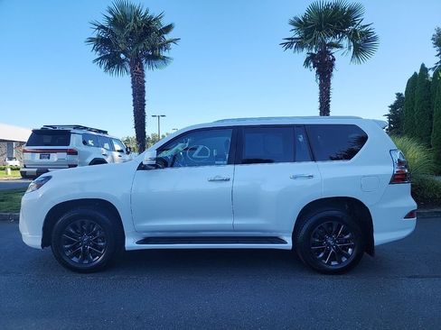 Certified 2022 Lexus GX 460 Premium w/ Premium Package AWD/4WD image 2