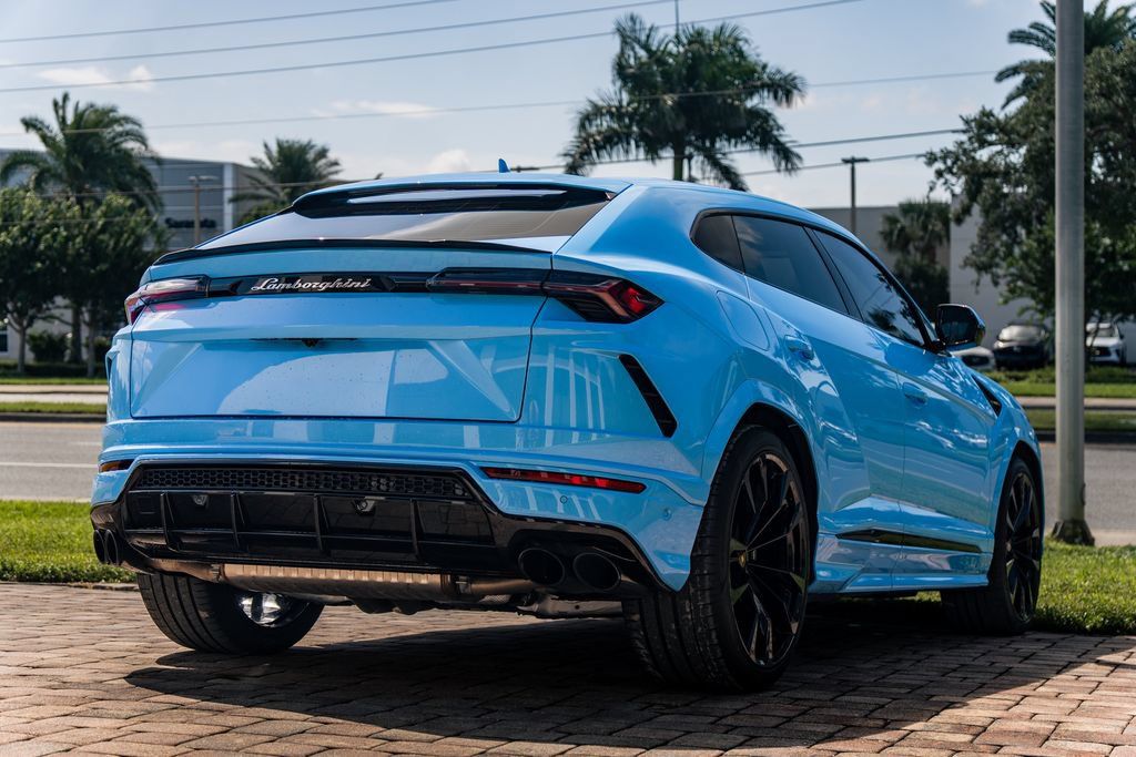 Used 2022 Lamborghini Urus AWD/4WD image 5