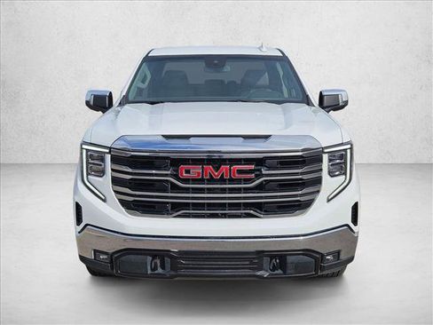 Used 2024 GMC Sierra 1500 SLT image 2