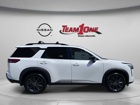 New 2026 Nissan Pathfinder SL image 10