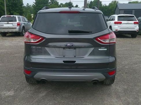 Used 2016 Ford Escape SE w/ Equipment Group 201A FWD image 4