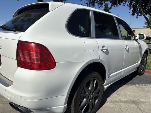 Used 2006 Porsche Cayenne Turbo S AWD/4WD image 11
