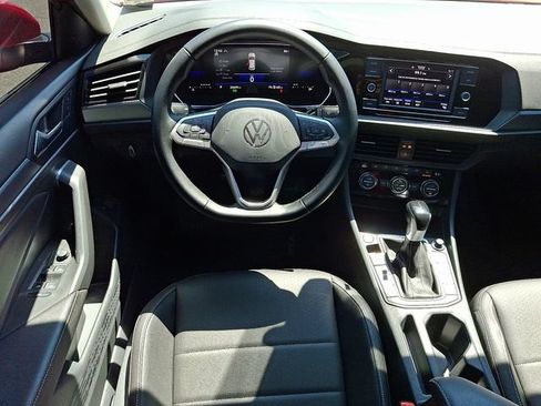 Used 2023 Volkswagen Jetta SE FWD image 12