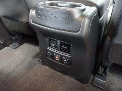 Used 2021 Nissan Titan SV w/ SV Convenience Package image 16