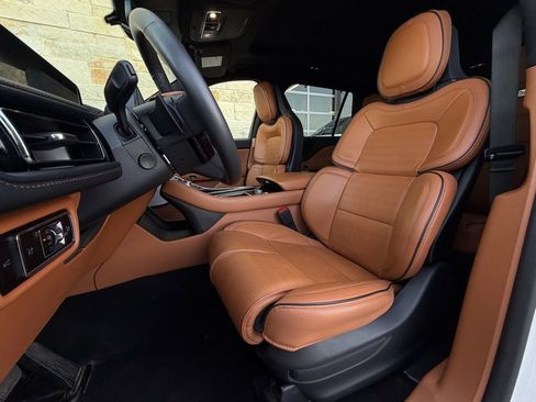 Used 2025 Lincoln Aviator Black Label image 5
