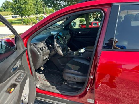 Used 2022 Chevrolet Equinox RS w/ RS Leather Package AWD/4WD image 6