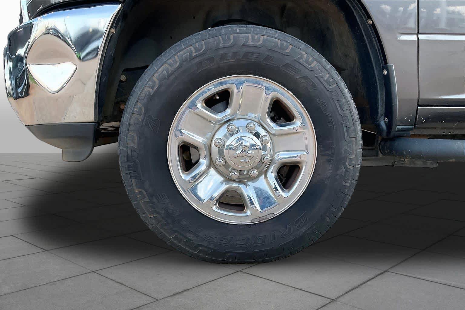 Used 2015 RAM 2500 Tradesman w/ Chrome Appearance Group AWD/4WD image 11