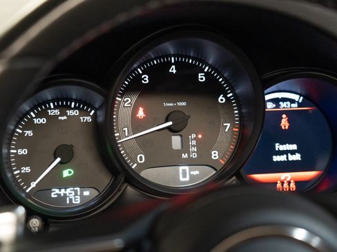 Certified 2023 Porsche Macan AWD/4WD image 18