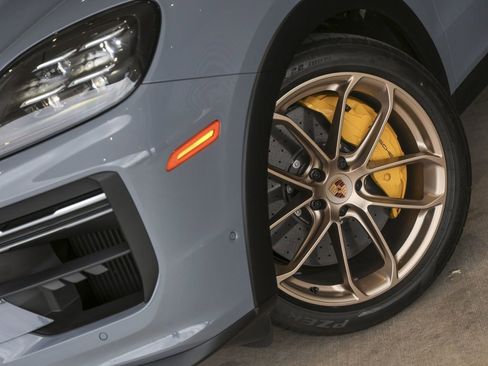 Certified 2026 Porsche Cayenne Turbo GT AWD/4WD image 12