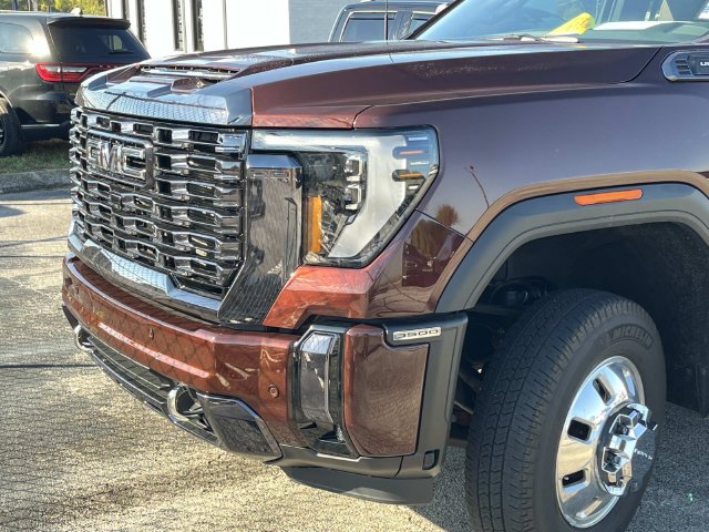 Used 2024 GMC Sierra 3500 Denali Ultimate AWD/4WD image 7