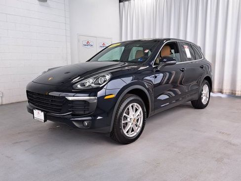 Used 2016 Porsche Cayenne AWD/4WD image 2
