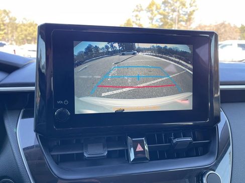 Used 2025 Toyota Corolla LE image 11