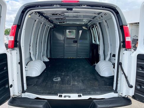 Used 2023 GMC Savana 2500 w/ Driver Convenience Package RWD image 22