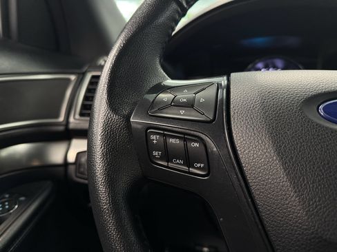 Used 2019 Ford Explorer XLT w/ Equipment Group 201A AWD/4WD image 21