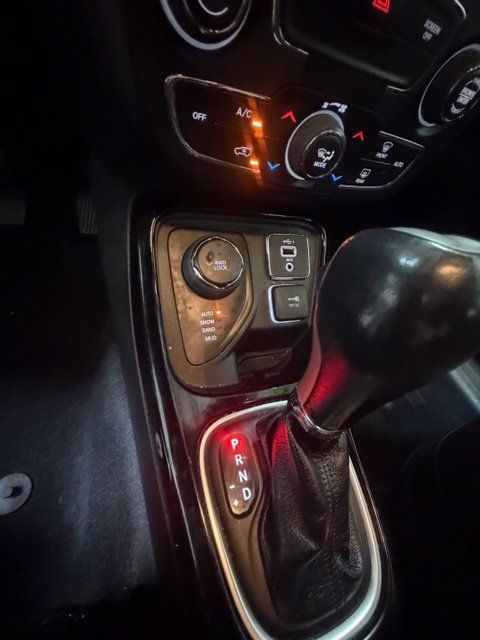 Used 2020 Jeep Compass Latitude AWD/4WD image 21