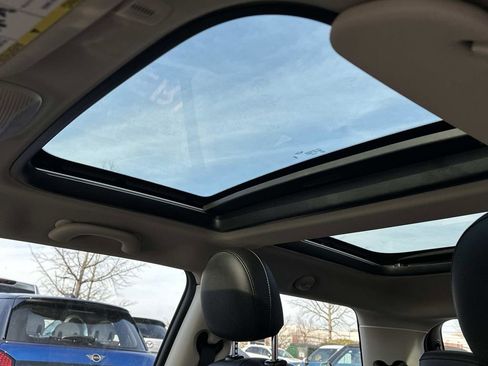 Used 2023 MINI Cooper 2-Door Hardtop image 23