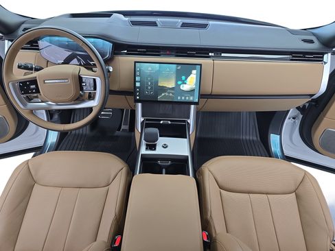 Certified 2025 Land Rover Range Rover Long Wheelbase Autobiography image 9