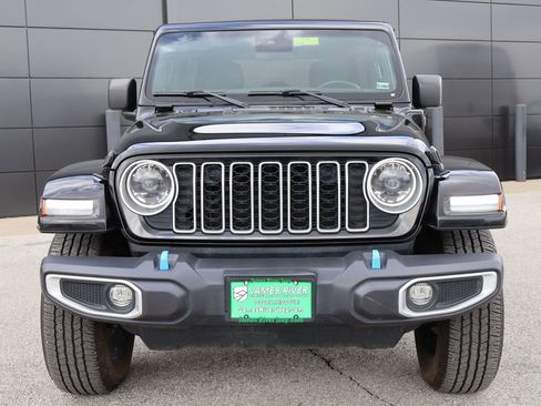 Used 2024 Jeep Wrangler Unlimited Sahara image 7