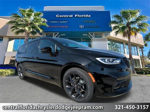 New 2026 Chrysler Pacifica Select w/ S Appearance Package image 1