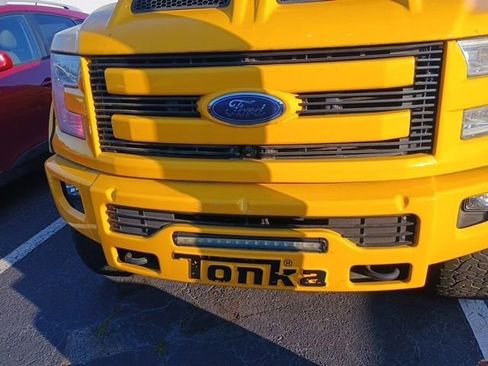 Used 2016 Ford F150 Lariat w/ Equipment Group 502A Luxury AWD/4WD image 4