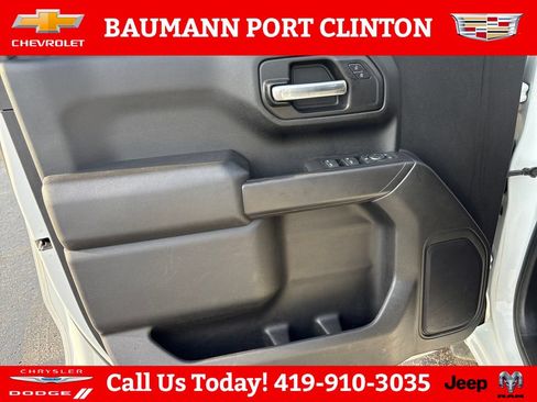 Used 2020 Chevrolet Silverado 1500 Custom w/ Custom Value Package AWD/4WD image 11
