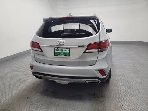 Used 2017 Hyundai Santa Fe SE image 7