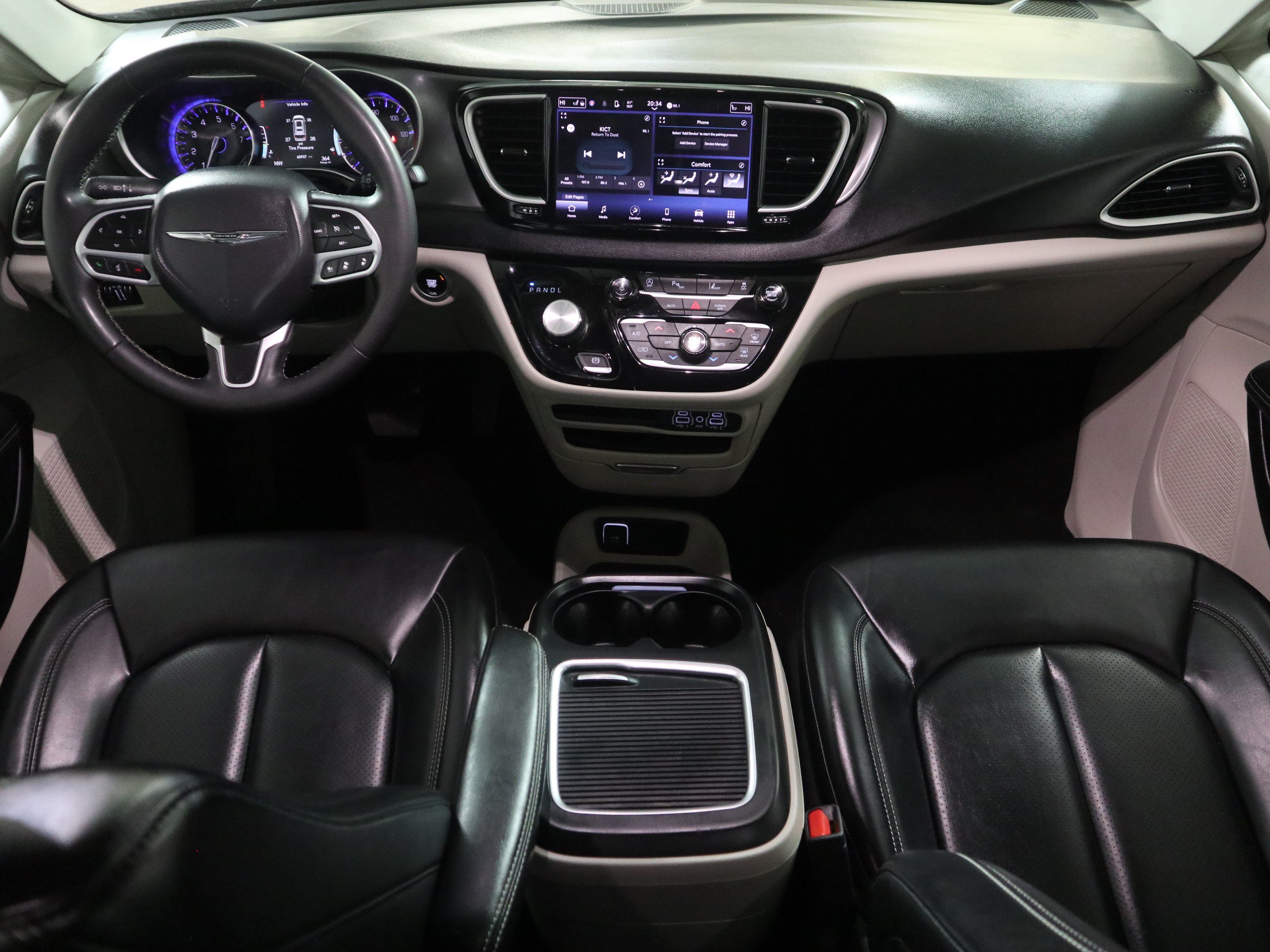 Used 2023 Chrysler Pacifica Touring-L FWD image 15