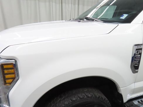Used 2019 Ford F250 XLT w/ XLT Premium Package AWD/4WD image 38