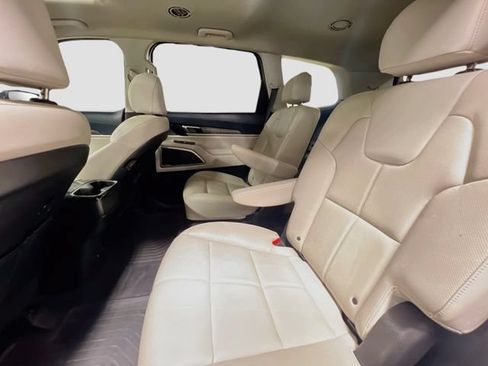 Certified 2023 Kia Telluride EX w/ EX Captain's Chair Package FWD image 26