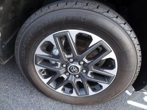 Used 2023 Toyota Sequoia Limited image 24