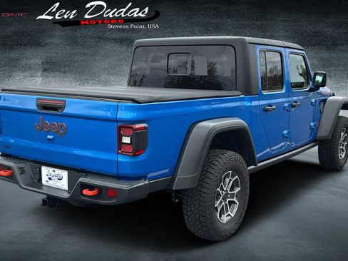 Used 2024 Jeep Gladiator Mojave w/ Technology Group AWD/4WD image 4