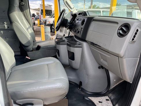 Used 2013 Ford E-250 and Econoline 250 image 8