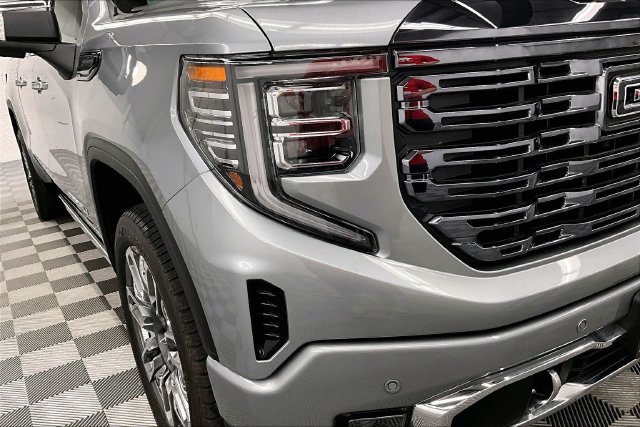 Used 2024 GMC Sierra 1500 Denali Ultimate AWD/4WD image 37