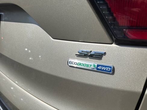 Used 2018 Ford Escape SE AWD/4WD image 16