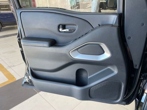 Certified 2025 Nissan Frontier SV image 7