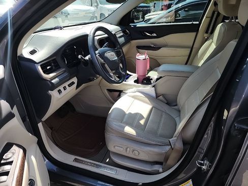 Used 2021 GMC Acadia Denali w/ Denali Ultimate Package AWD/4WD image 11