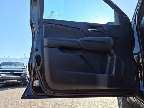 Used 2023 Chevrolet Colorado LT AWD/4WD image 12