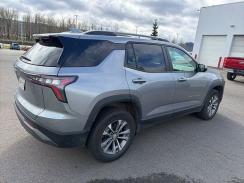 Used 2025 Chevrolet Equinox LT w/ Convenience Package II image 5