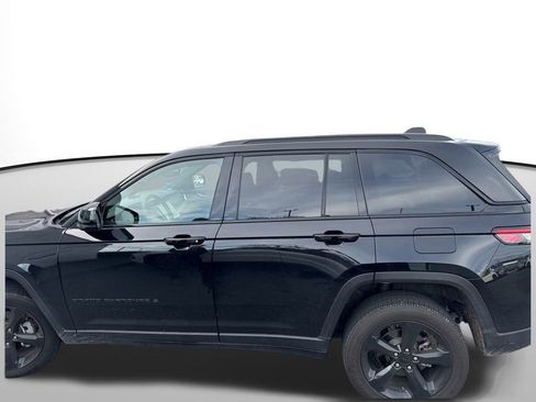 Used 2024 Jeep Grand Cherokee Altitude image 20