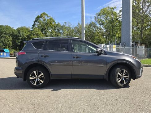 Used 2018 Toyota RAV4 XLE FWD image 14