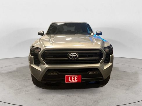 Certified 2025 Toyota Tacoma SR5 AWD/4WD image 8