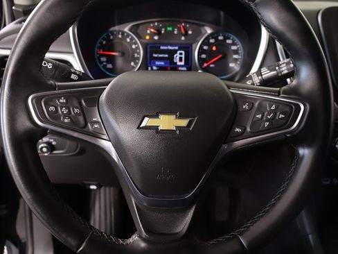 Used 2024 Chevrolet Equinox LT image 3