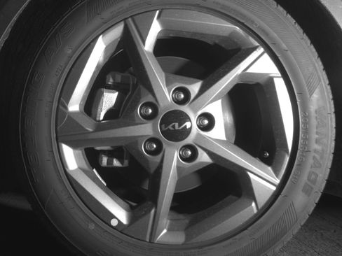 Used 2025 Kia K4 LXS image 12