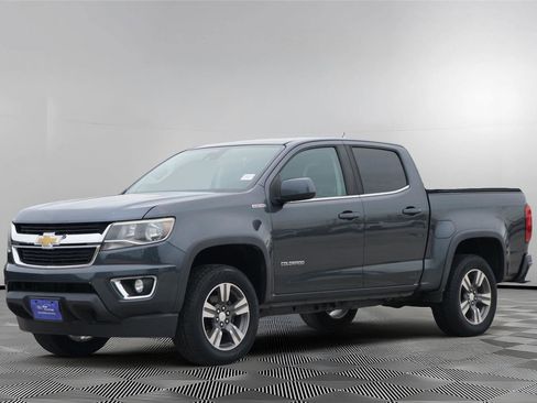 Used 2017 Chevrolet Colorado LT w/ LT Convenience Package RWD image 8