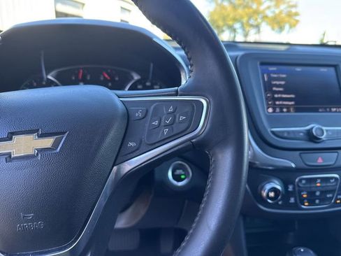 Used 2020 Chevrolet Equinox LT w/ Driver Convenience Package image 18