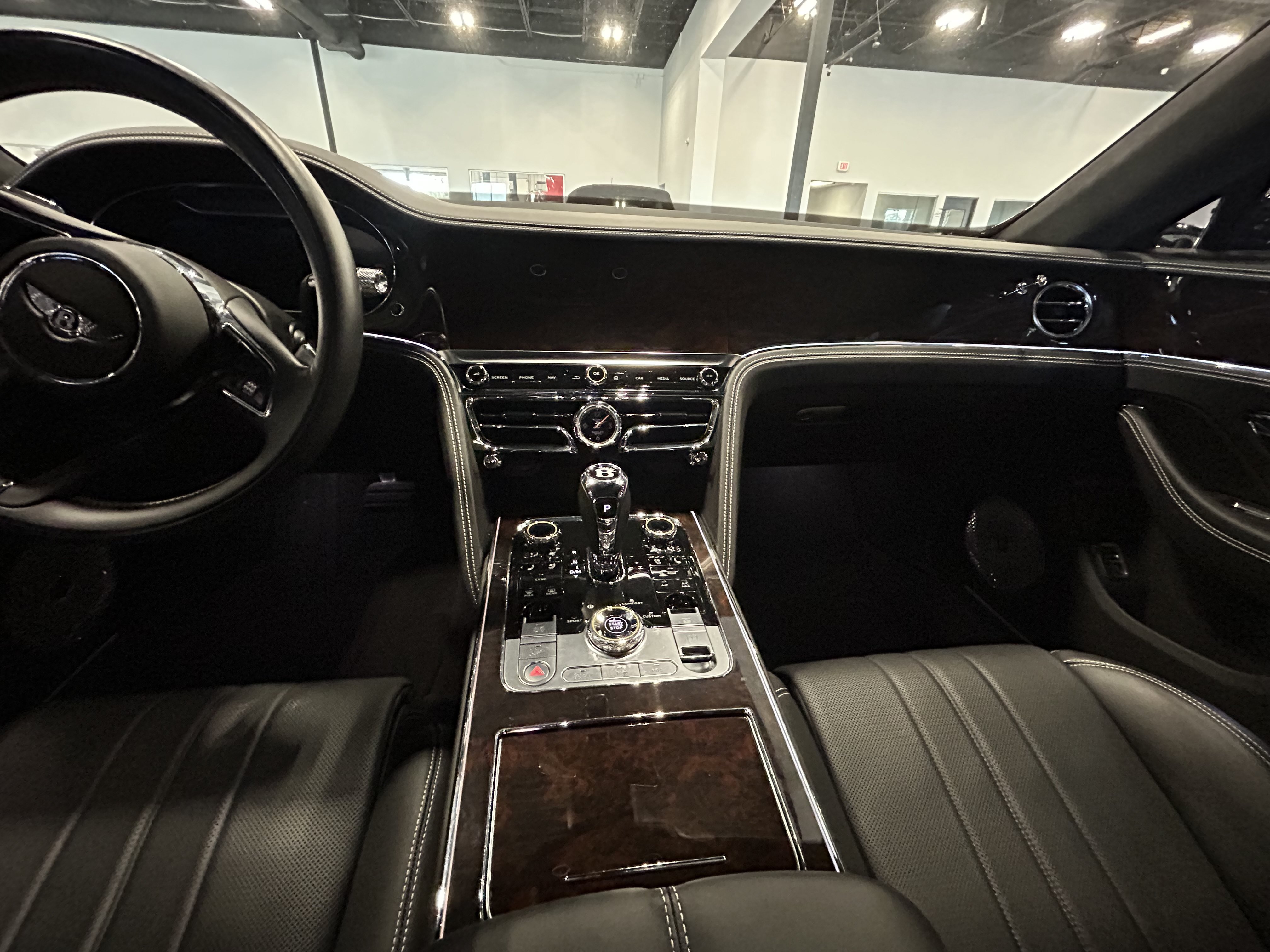 Used 2021 Bentley Flying Spur V8 AWD/4WD image 17