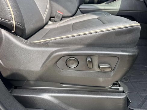 Used 2023 Chevrolet Tahoe Premier RWD image 16